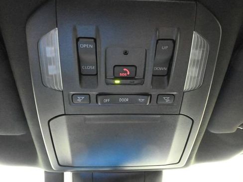 Used 2025 Toyota Highlander XSE AWD/4WD image 46