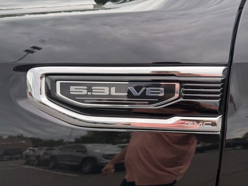 New 2025 GMC Sierra 1500 SLE w/ Preferred Package image 18