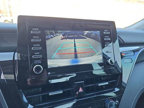 Used 2022 Toyota Camry SE image 25