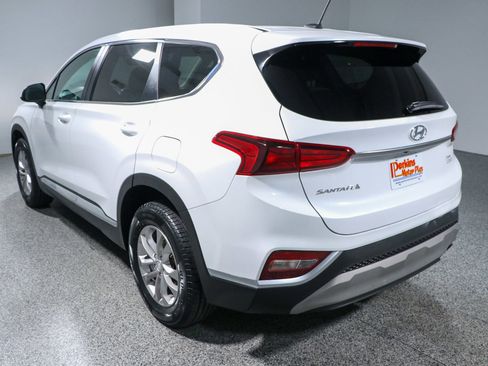 Used 2019 Hyundai Santa Fe SE image 9