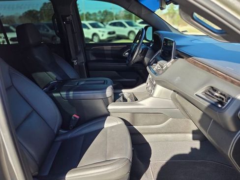 Used 2022 Chevrolet Tahoe Z71 image 16