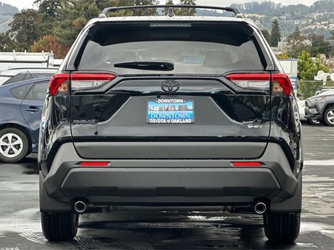 Used 2025 Toyota RAV4 LE image 6