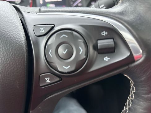 Used 2019 Buick Regal Avenir w/ Driver Confidence Package II image 12