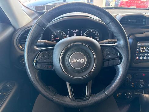 Used 2019 Jeep Renegade Altitude w/ Quick Order Package 2XM AWD/4WD image 17