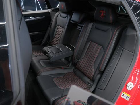 Used 2021 Lamborghini Urus AWD/4WD image 33