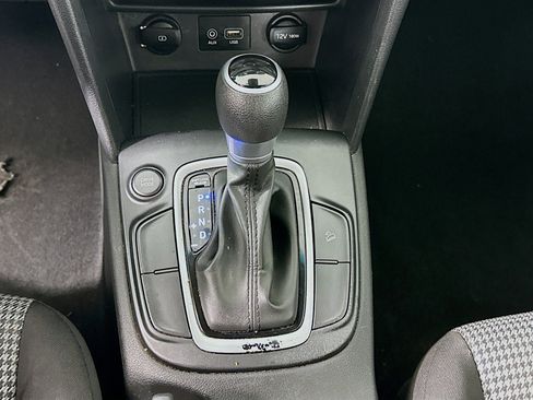 Used 2020 Hyundai Kona SE image 23