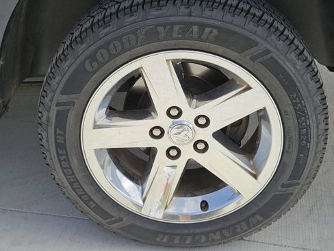 Used 2014 RAM 1500 Express RWD image 31