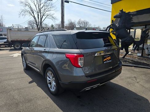 Used 2022 Ford Explorer XLT w/ Equipment Group 202A AWD/4WD image 2