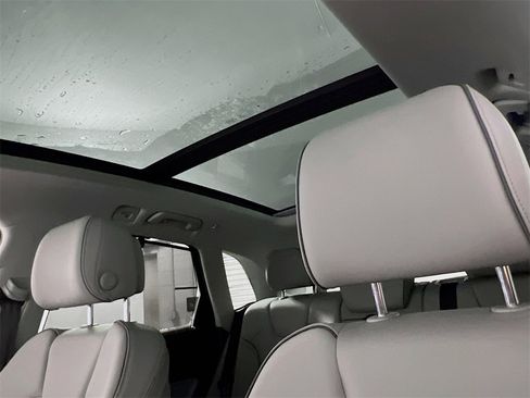 Used 2021 Audi Q5 Prestige w/ Prestige Package image 14