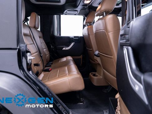 Used 2011 Jeep Wrangler Unlimited Rubicon image 52