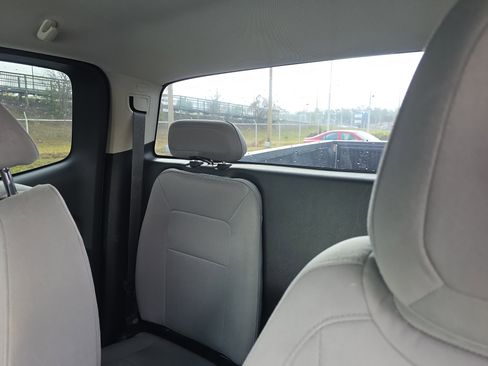 Used 2016 Chevrolet Colorado W/T image 12