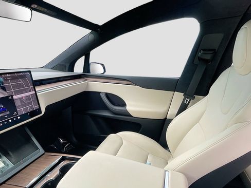 Used 2023 Tesla Model X AWD/4WD image 23