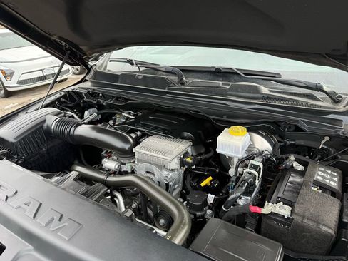 Used 2024 RAM 1500 Laramie image 37