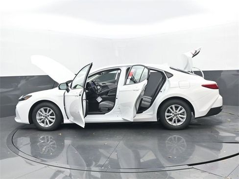 New 2026 Toyota Camry LE image 31