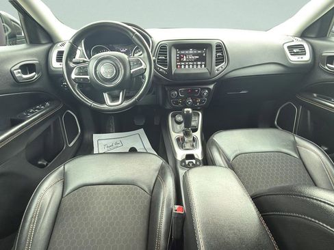 Used 2019 Jeep Compass Latitude AWD/4WD image 16