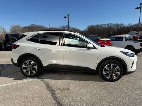 Used 2024 Ford Escape Platinum w/ Premium Technology Package image 8