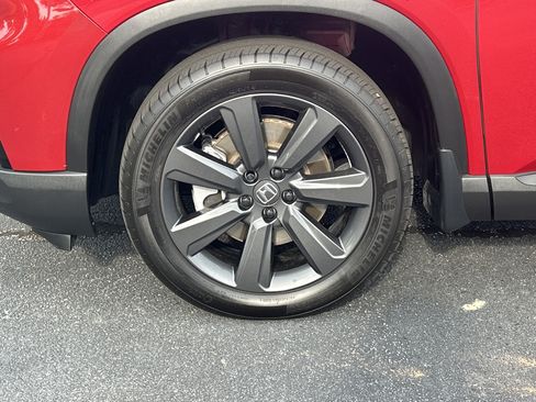 Used 2025 Honda Pilot Sport image 32