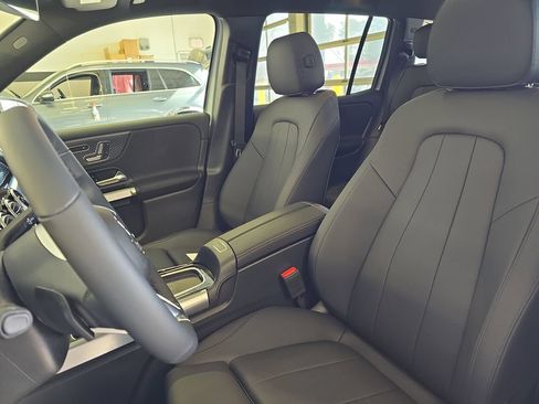 Used 2026 Mercedes-Benz GLB 250 image 17