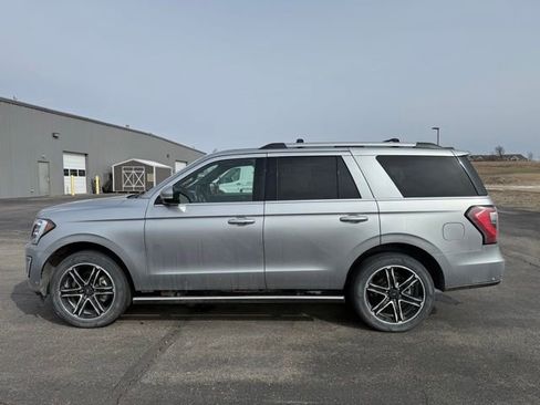 Used 2021 Ford Expedition Limited image 4