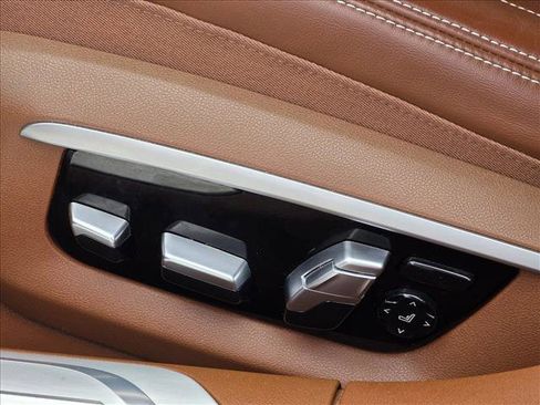 Used 2020 BMW 745e xDrive image 13