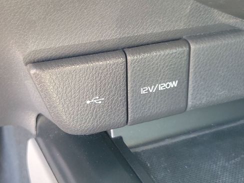 Used 2020 Toyota Camry SE FWD image 29