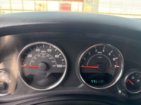 Used 2015 Jeep Wrangler Unlimited Rubicon w/ Connectivity Group image 4