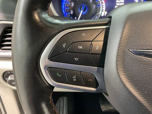 Used 2019 Chrysler Pacifica Touring Plus w/ Advanced Safetytec Group image 10
