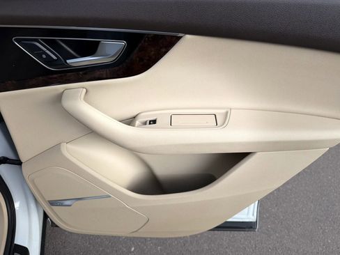 Used 2018 Audi Q7 3.0T Premium Plus w/ Premium Plus Package image 23