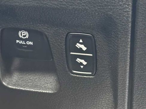 Used 2020 RAM 1500 Laramie w/ Sport Appearance Package image 10