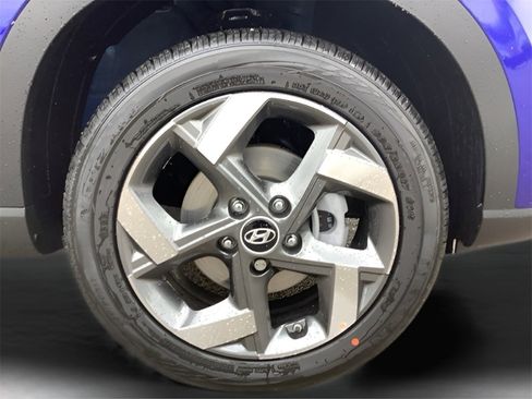 Used 2025 Hyundai Venue SEL image 14