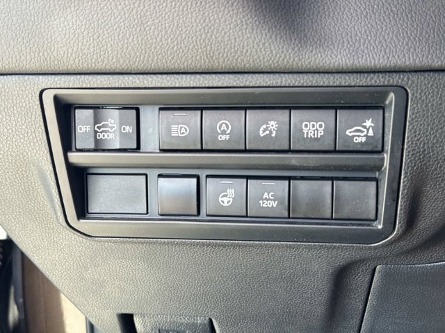 Used 2023 Toyota Tundra Limited AWD/4WD image 19