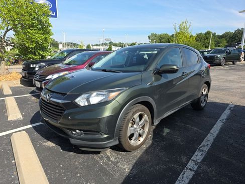 Used 2017 Honda HR-V EX image 2