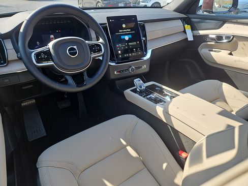 New 2026 Volvo XC90 B6 Plus w/ Protection Package Premier image 3