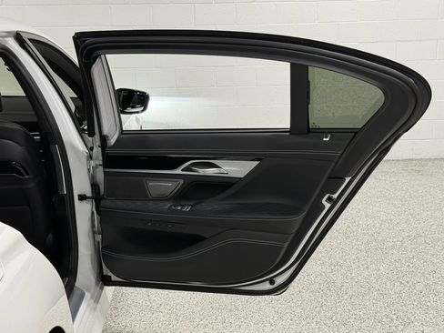 Used 2022 BMW M760i xDrive w/ Luxury Rear Seating Package AWD/4WD image 66