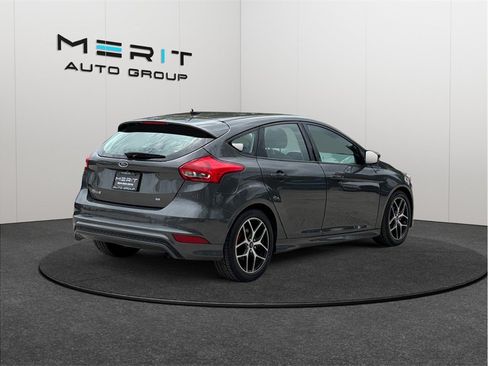 Used 2015 Ford Focus SE w/ SE Sport Package FWD image 9