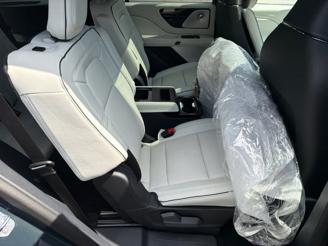 New 2027 Lincoln Aviator Black Label AWD/4WD image 16
