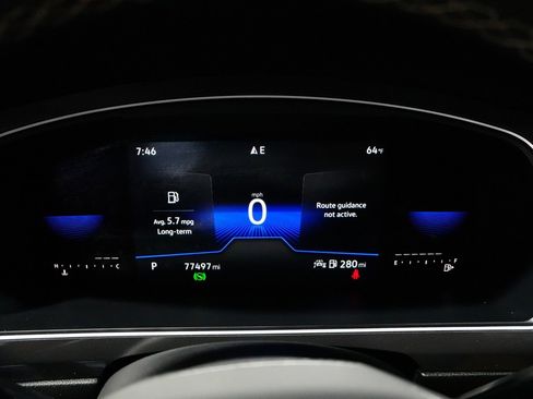 Used 2023 Volkswagen Tiguan SE image 13