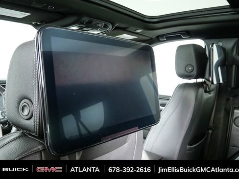 Used 2021 GMC Yukon XL Denali w/ Denali Premium Package image 21