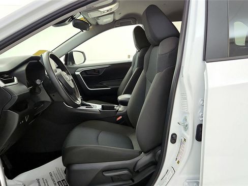 Certified 2025 Toyota RAV4 LE image 25