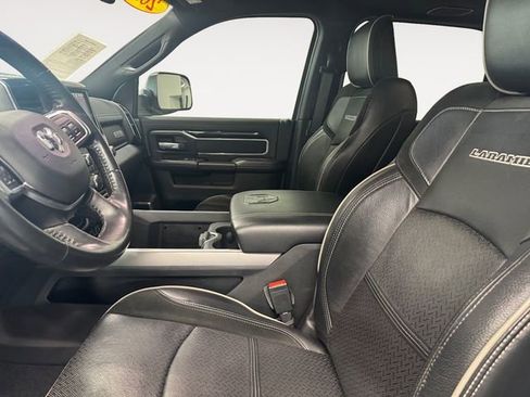 Used 2022 RAM 2500 Laramie w/ Night Edition AWD/4WD image 7