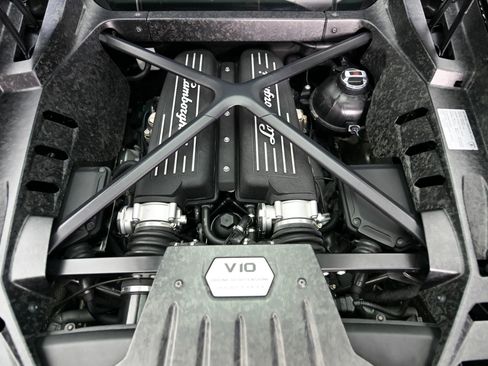 Used 2016 Lamborghini Huracan LP 580-2 RWD image 3