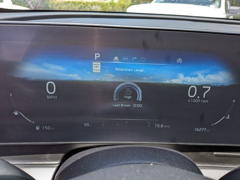 Used 2025 Kia Sportage SX FWD image 28