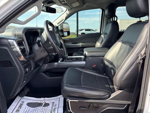 Used 2024 Ford F250 Lariat w/ Lariat Ultimate Package AWD/4WD image 8