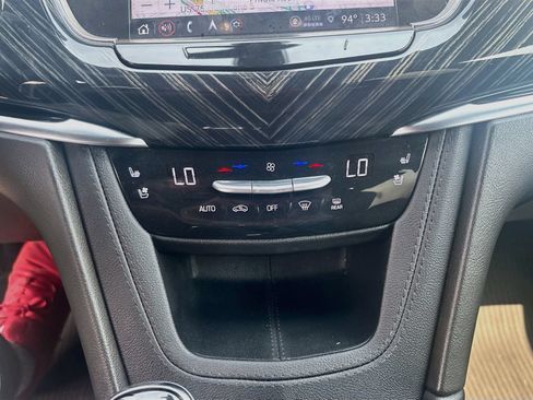 Used 2025 Cadillac XT6 Premium Luxury w/ LPO, Floor Liner Package AWD/4WD image 16