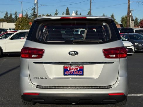 Used 2019 Kia Sedona L image 5