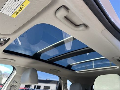 Certified 2022 Kia Sorento SX image 22