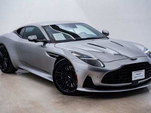 Used 2024 Aston Martin DB12 Coupe image 3