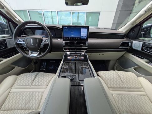 Used 2024 Lincoln Navigator Black Label AWD/4WD image 16