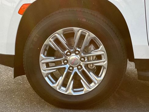 Used 2021 GMC Yukon SLT w/ SLT Luxury Package image 28