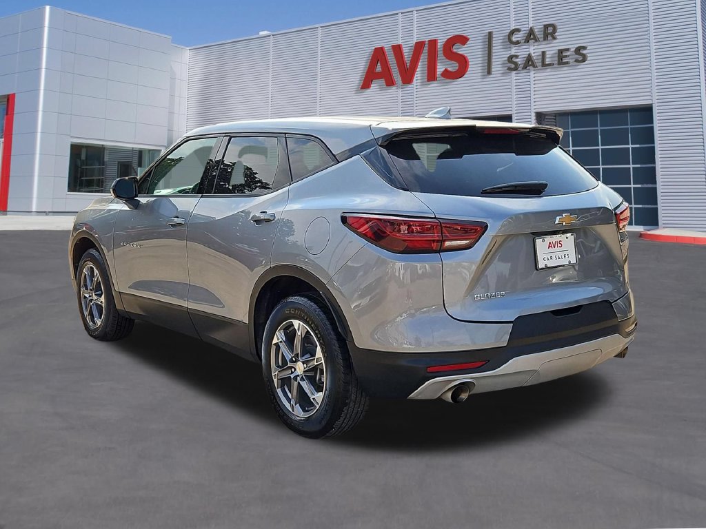 Used 2025 Chevrolet Blazer LT FWD image 9